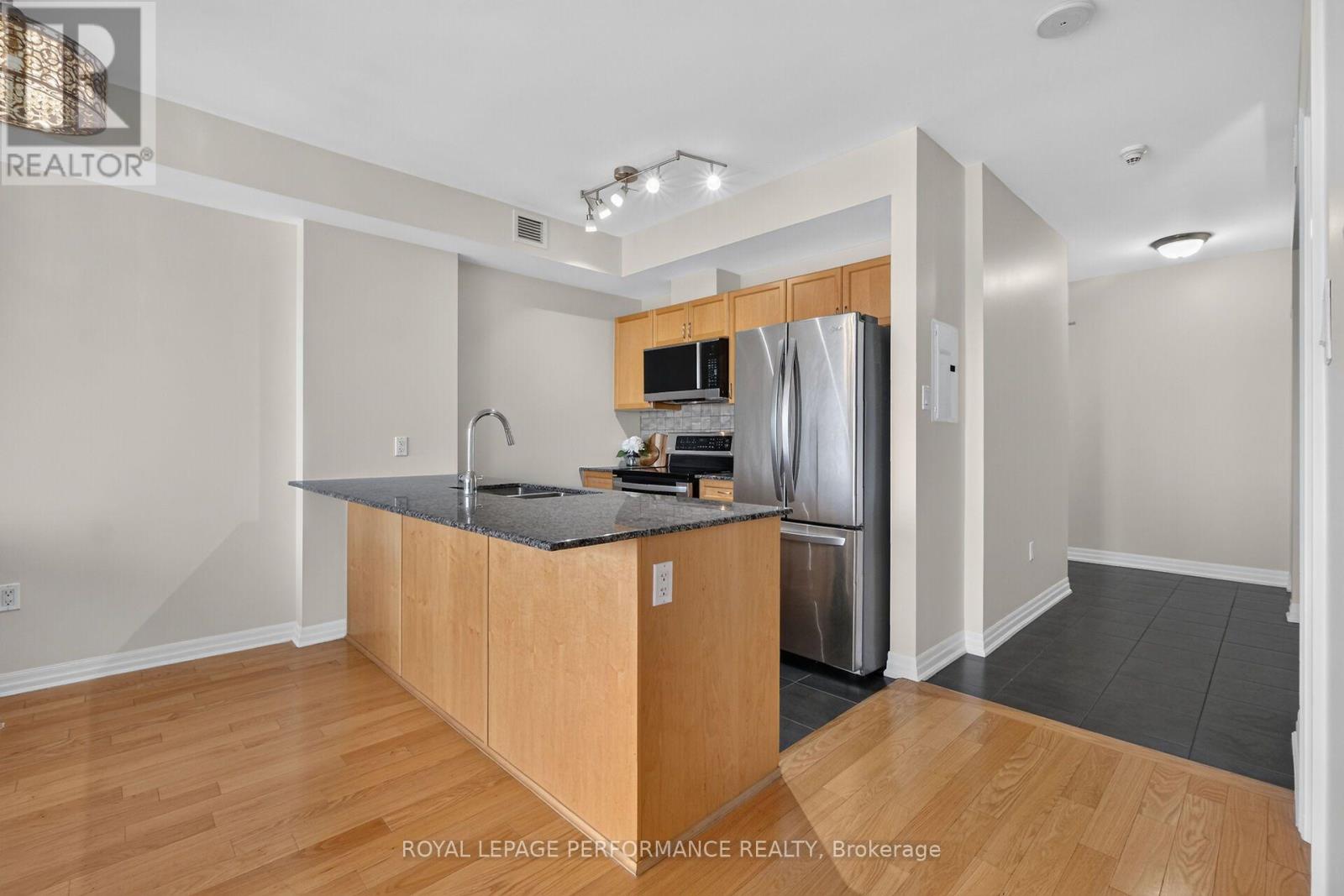 1606 - 90 Landry Street