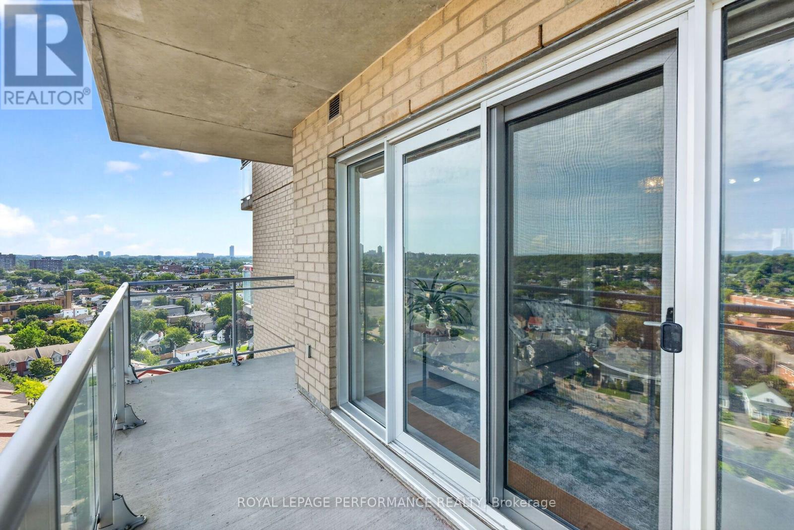 1606 - 90 Landry Street