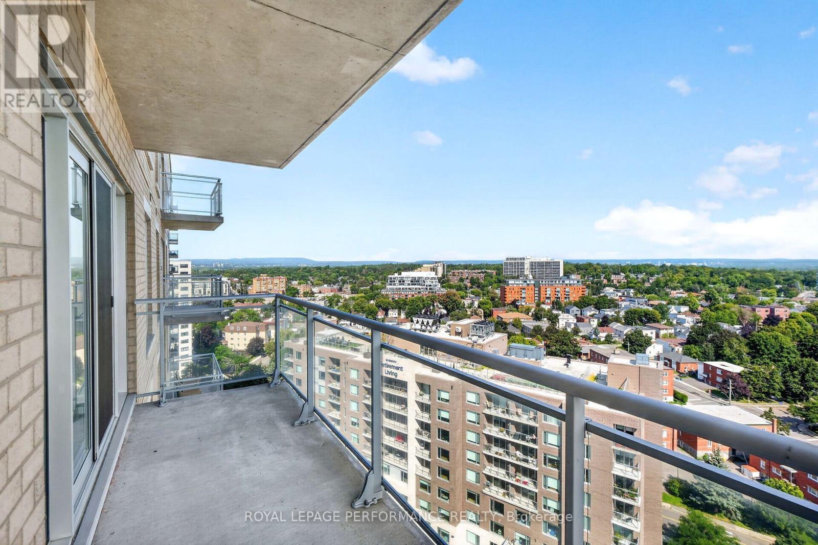 1606 - 90 Landry Street