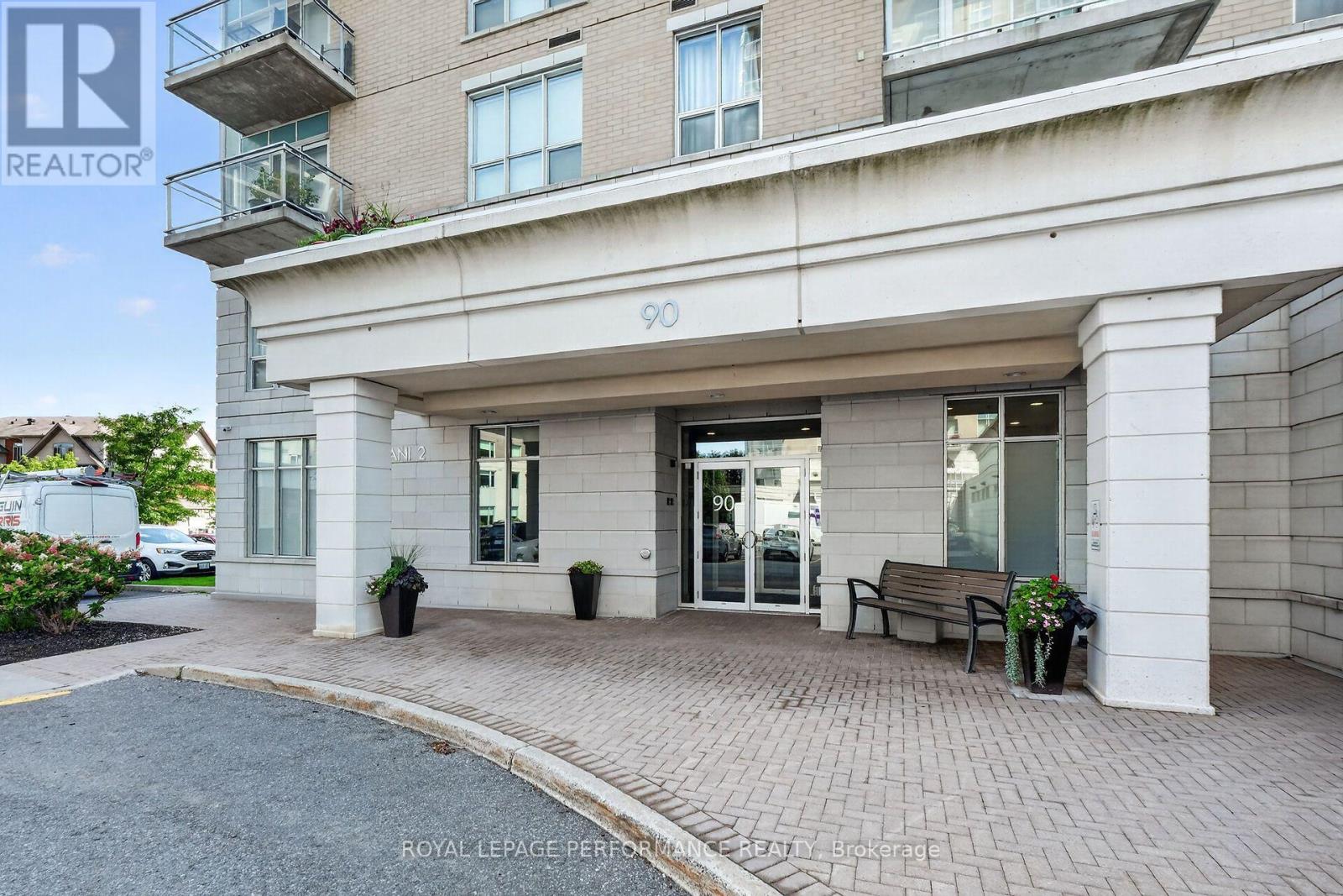 1606 - 90 Landry Street