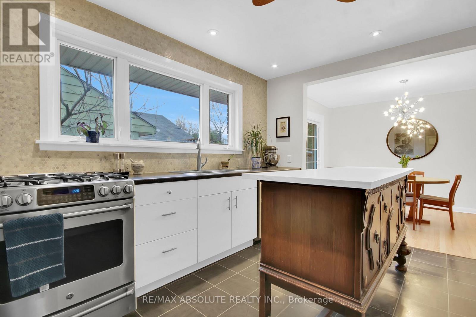 731 DOVERCOURT AVENUE - 13