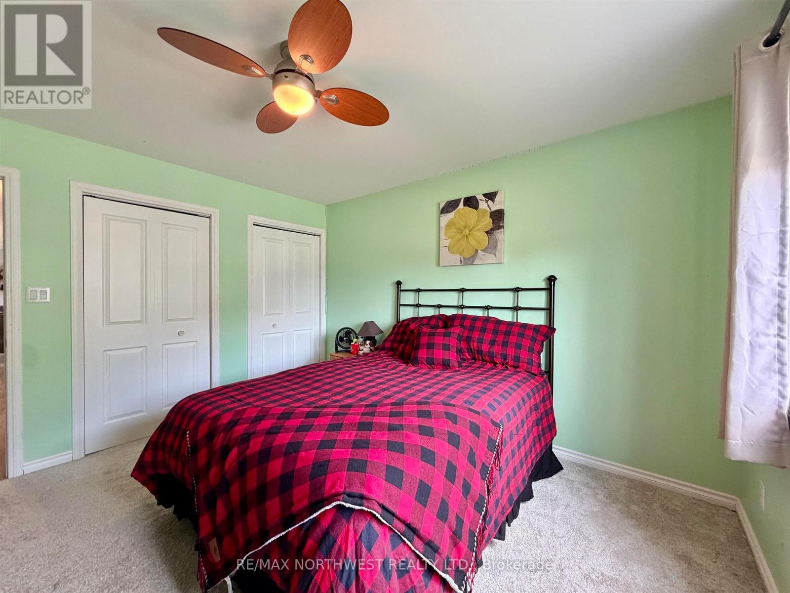 8 SPRUCE DRIVE - 17