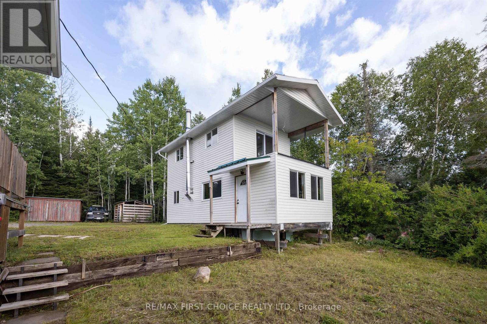 32I ONE ISLAND LAKE ROAD N - 12