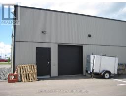 B - 825 Fort William Road, Thunder Bay, ON P7B3A4 Photo 6