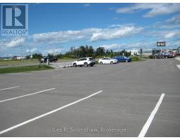 B - 825 Fort William Road, Thunder Bay, ON P7B3A4 Photo 9