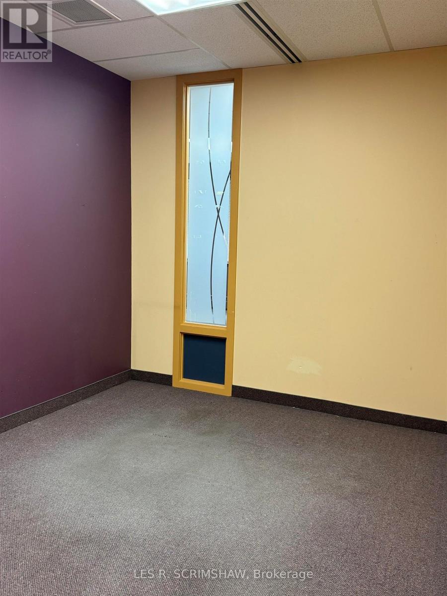 28 Cumberland St N., Thunder Bay (Court / Cumberland), Ontario, P7A4K9, Thunder Bay (Court / Cumberland), Ontario — photo 4 of 5