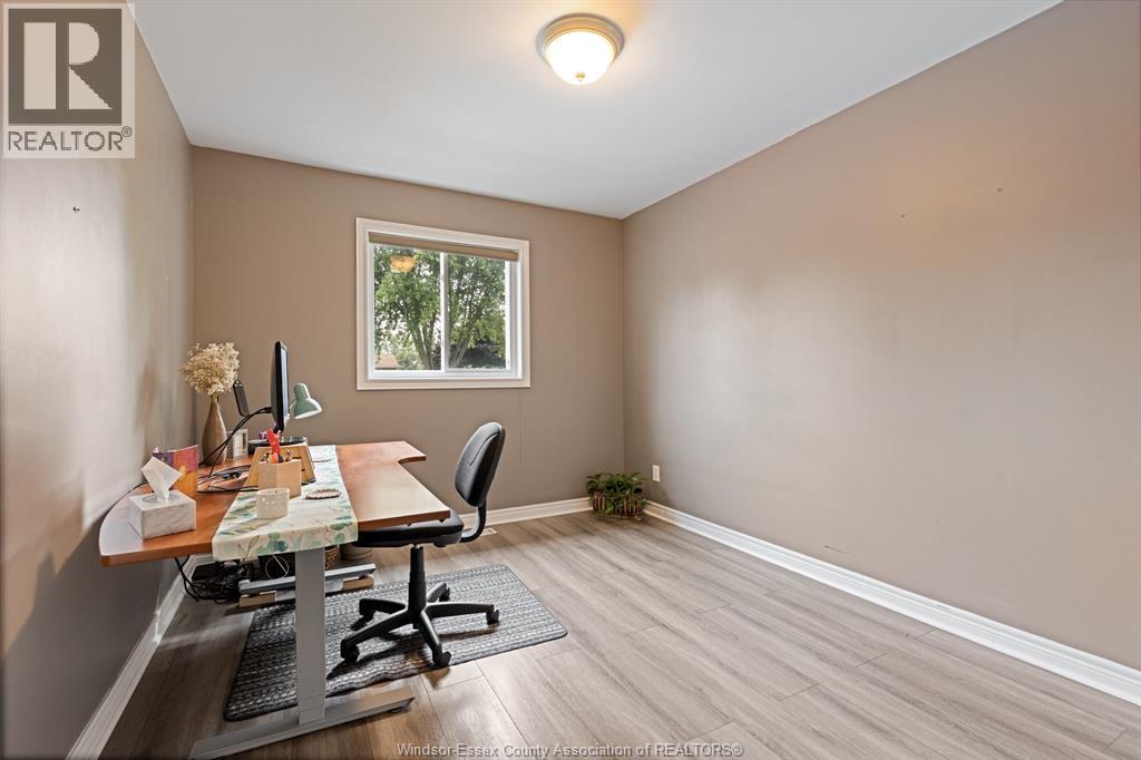 141 RAILWAY COURT - 14