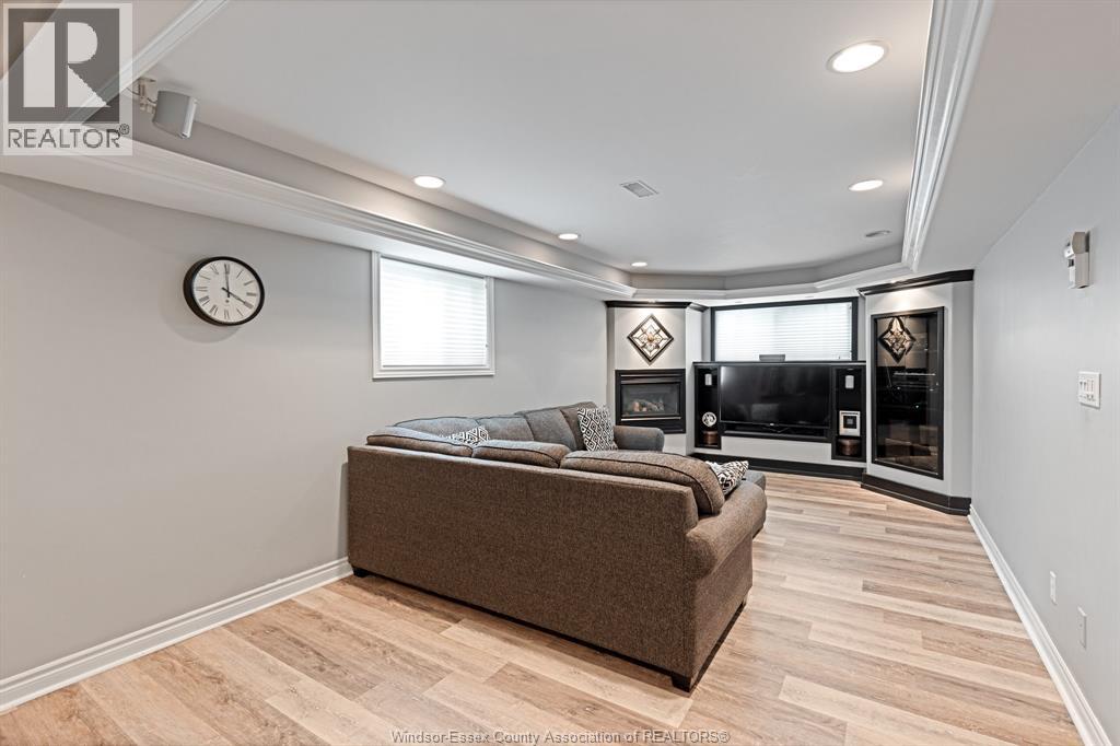 141 RAILWAY COURT - 21