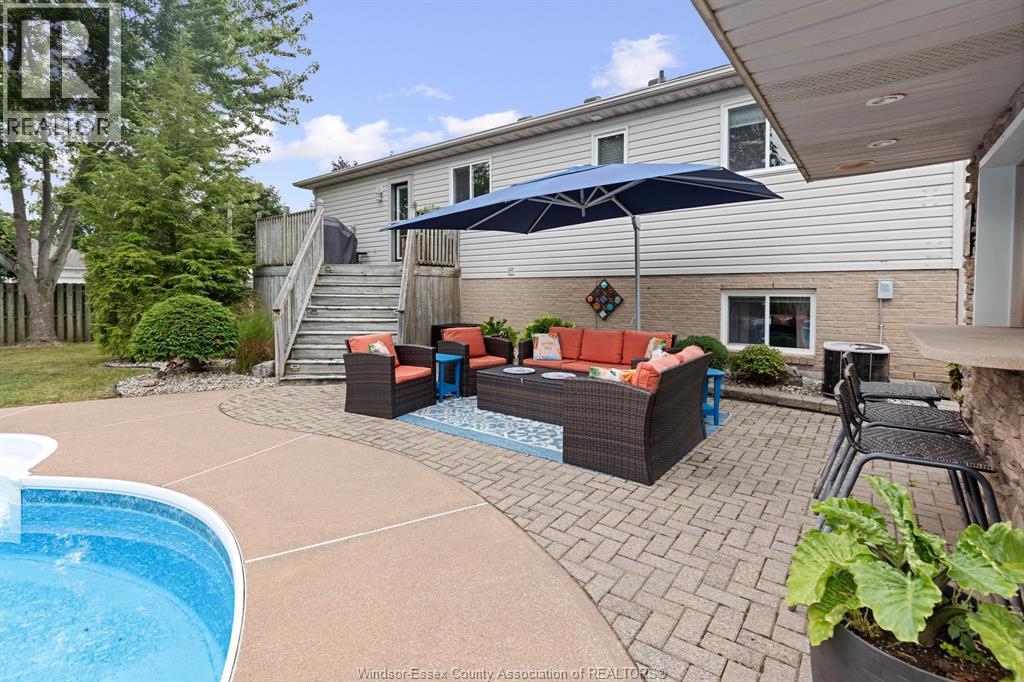 141 RAILWAY COURT - 33