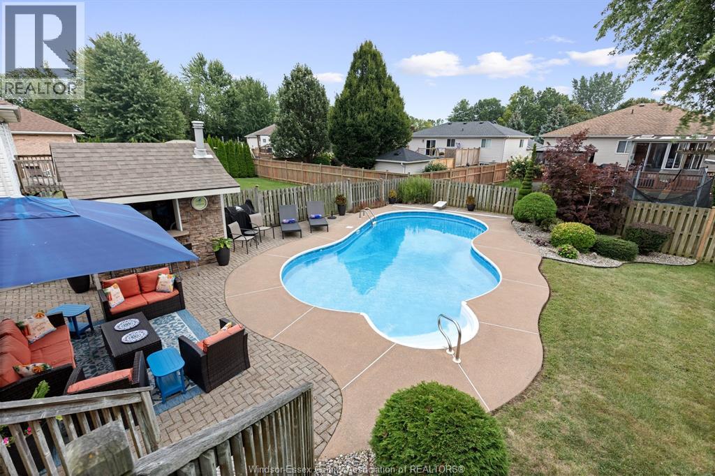 141 RAILWAY COURT - 35