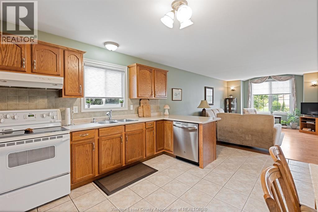 141 RAILWAY COURT - 8