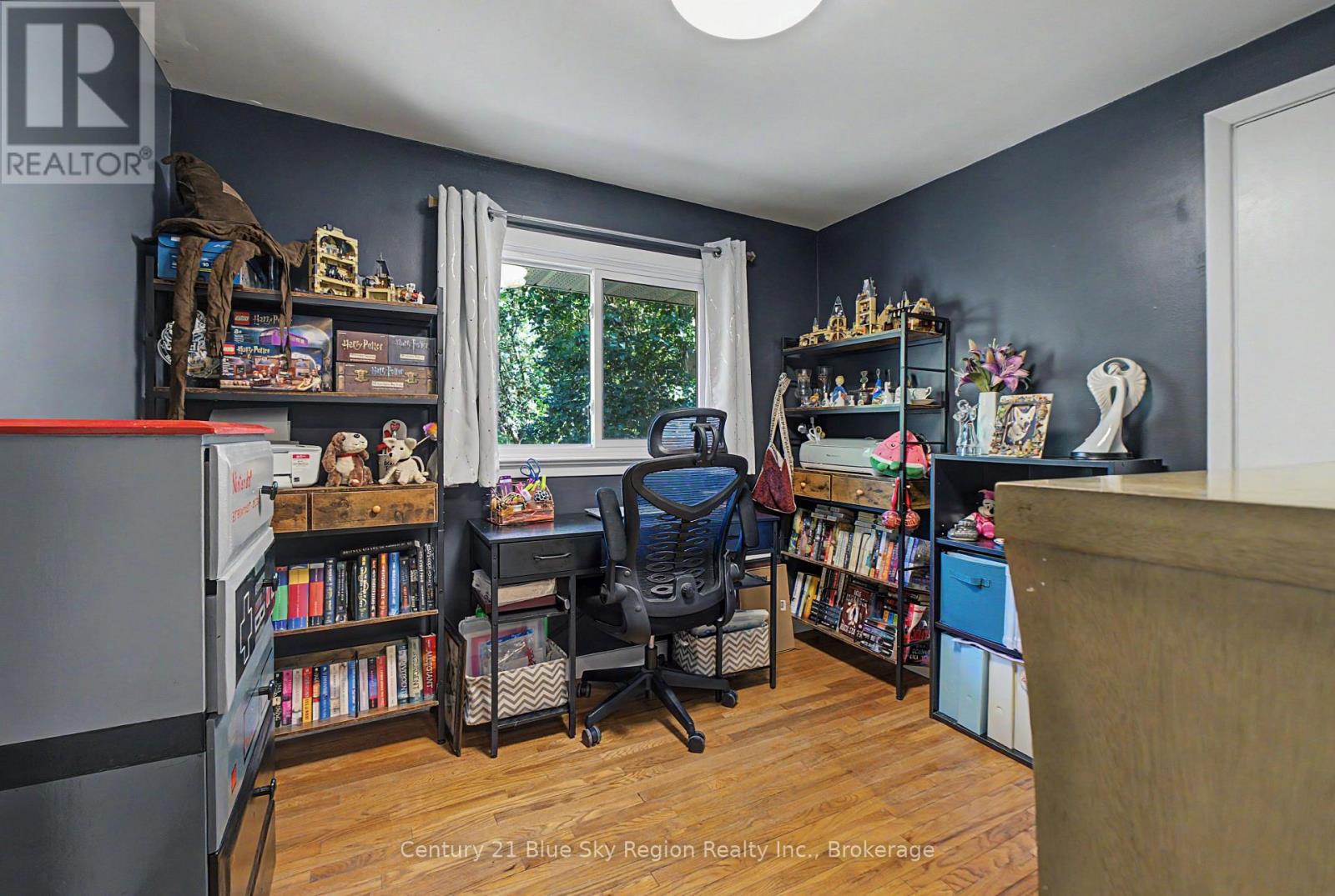 328 MCKENZIE AVENUE - 23