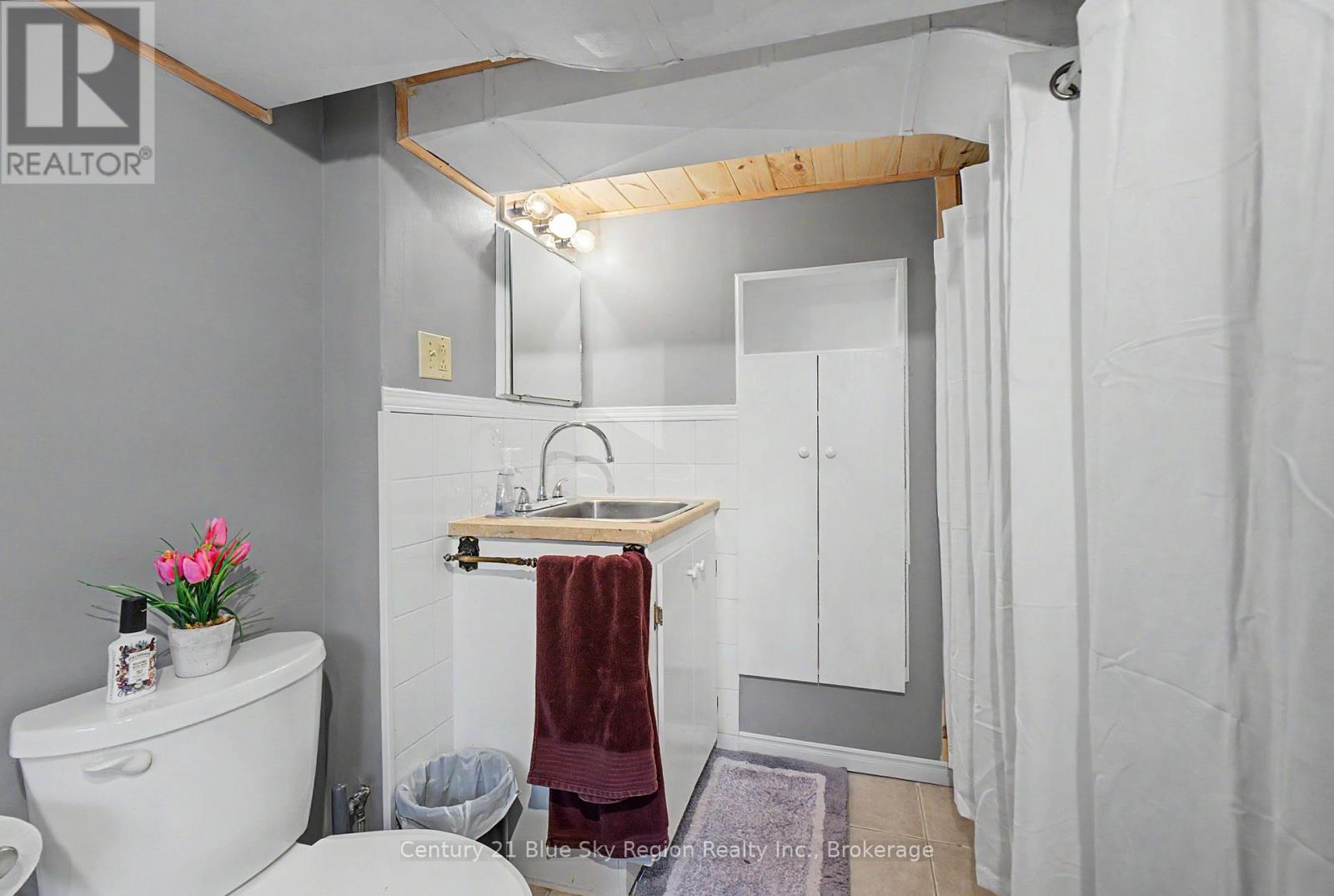 328 MCKENZIE AVENUE - Image 25