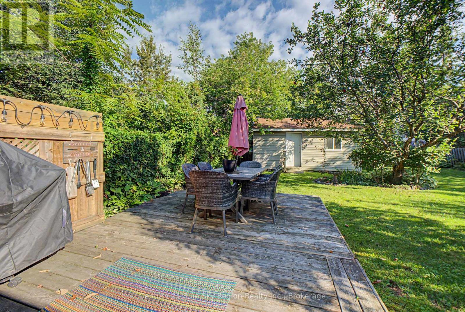 328 MCKENZIE AVENUE - 35
