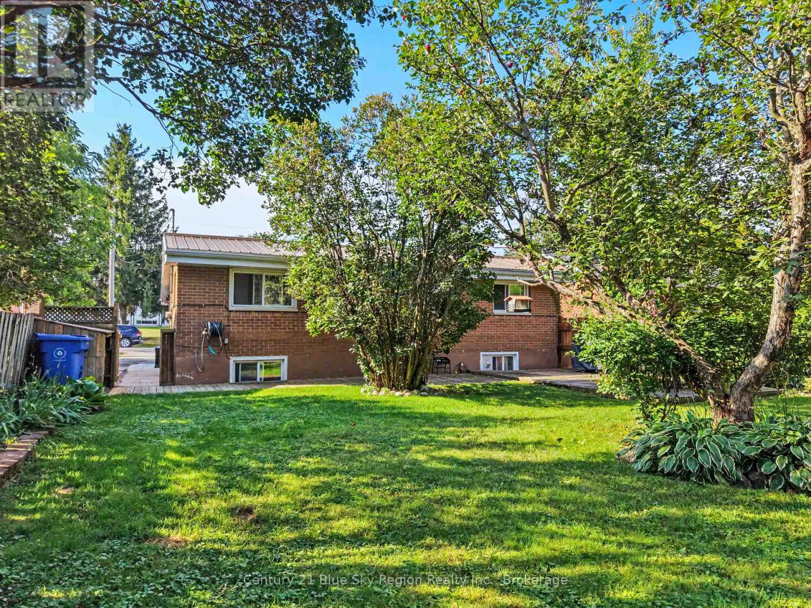 328 MCKENZIE AVENUE - 4