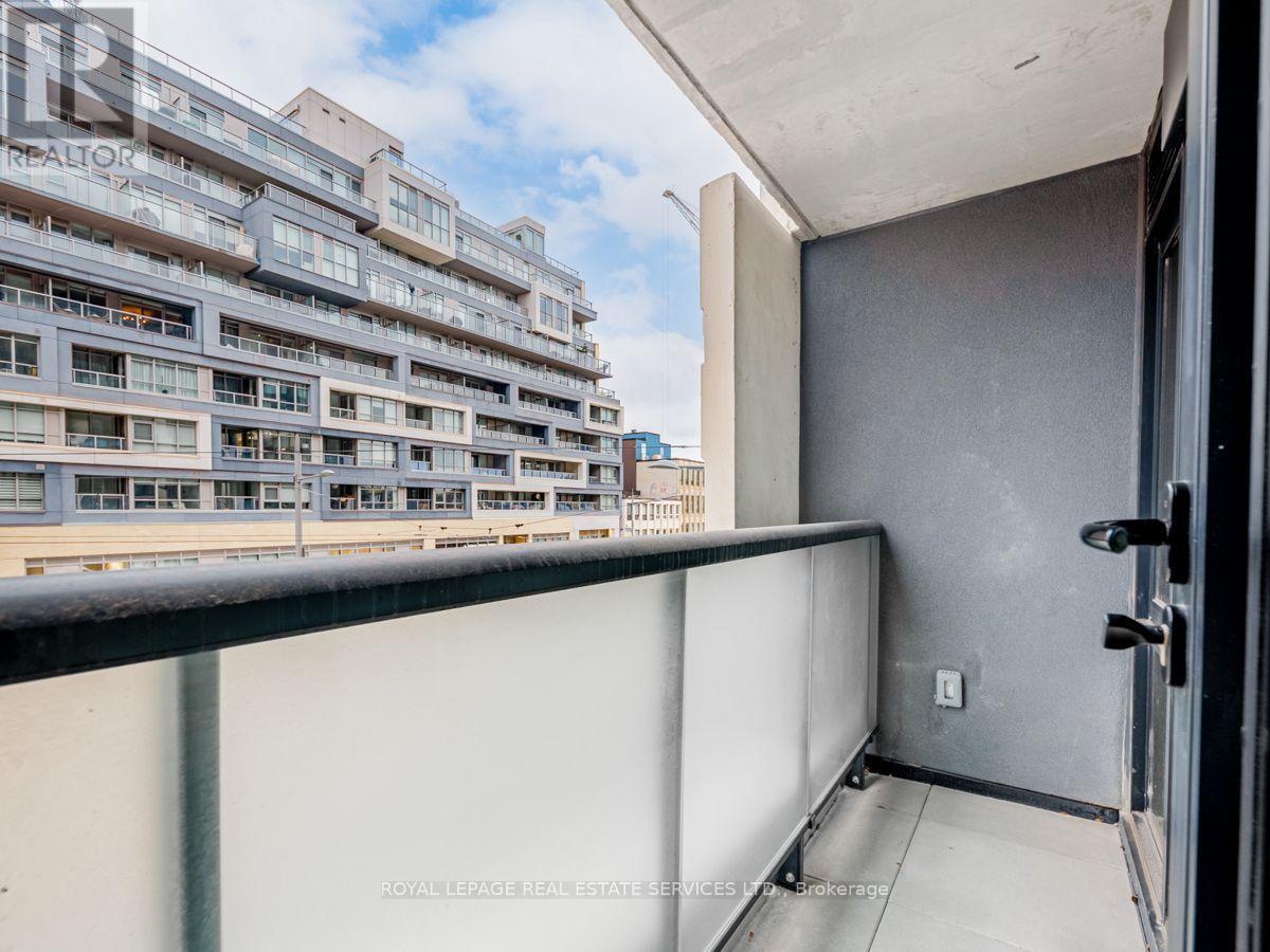 #311 840 ST CLAIR AVENUE W - 18