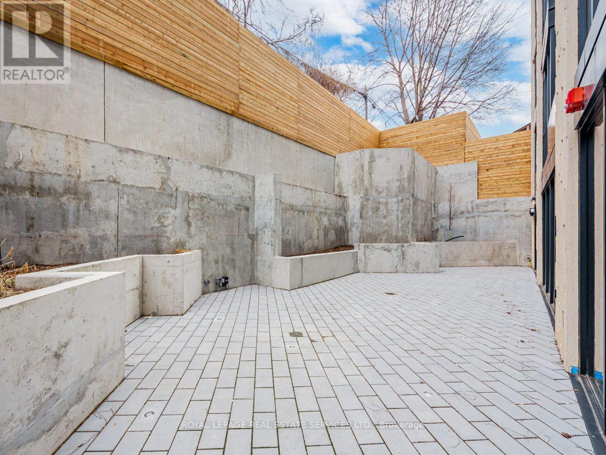 #311 840 ST CLAIR AVENUE W - 22