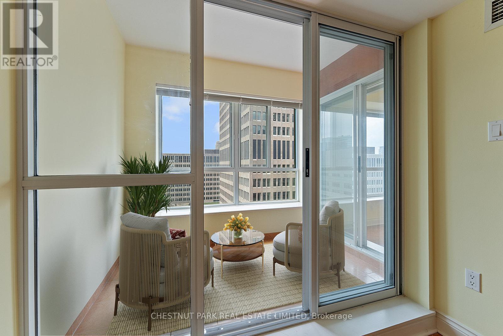 #1610 889 BAY STREET - 16
