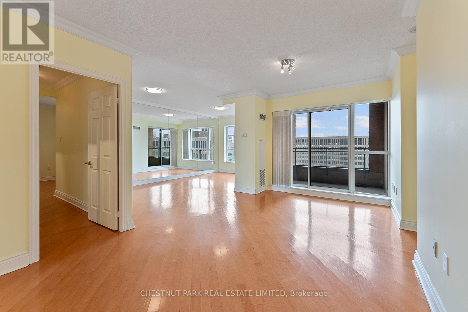 #1610 889 BAY STREET - 34
