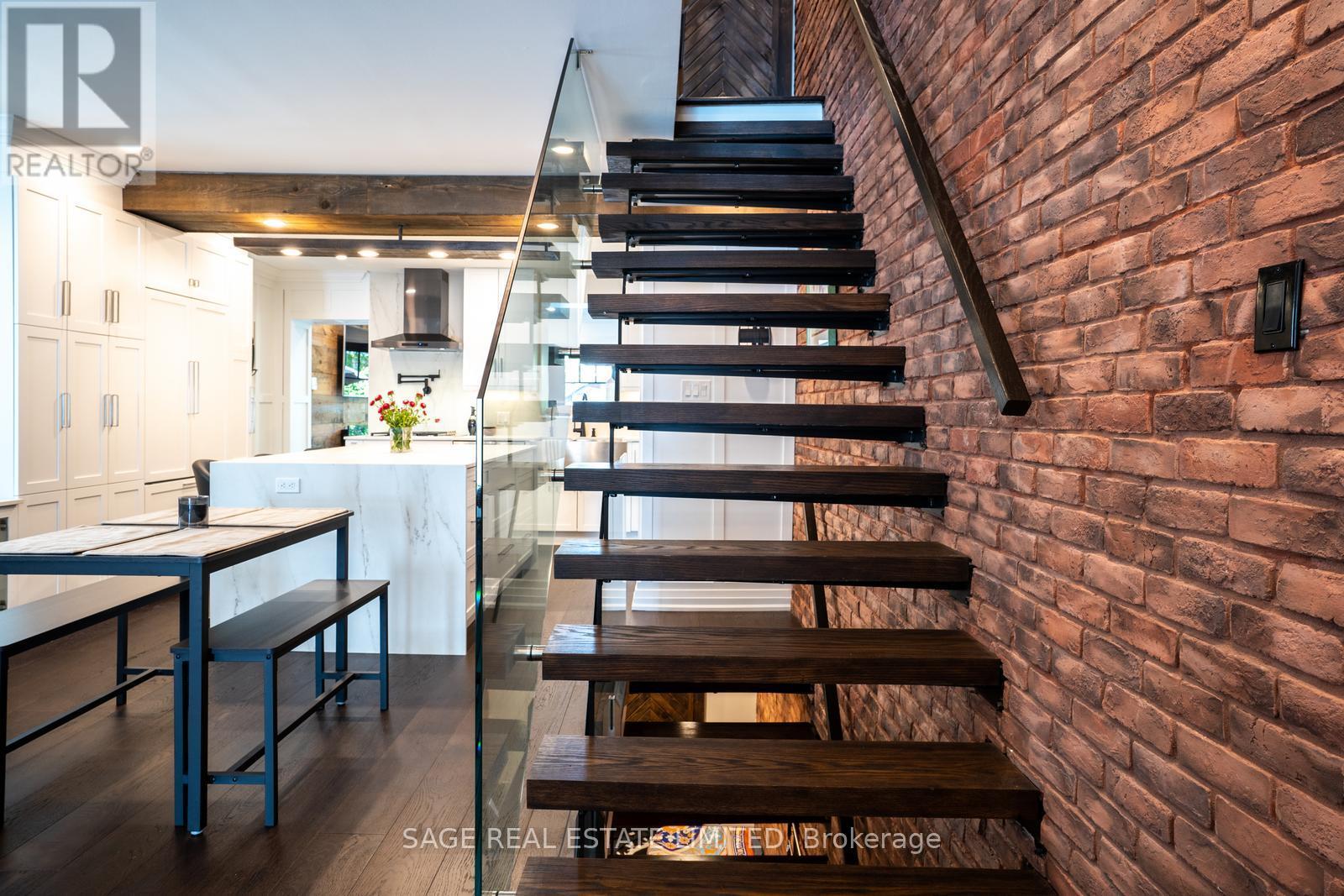 156 CRAIGHURST AVENUE - 14