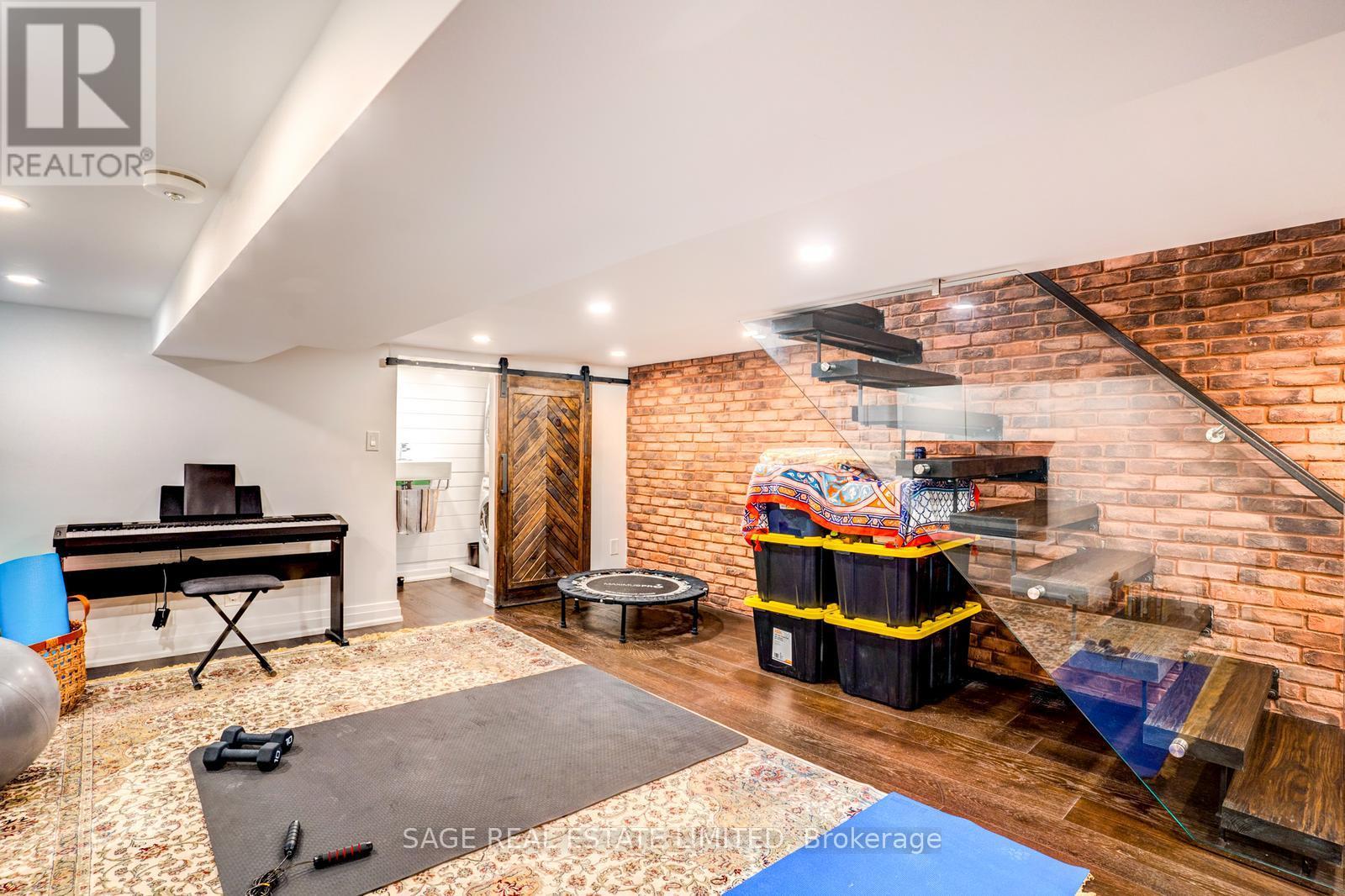156 CRAIGHURST AVENUE - 22