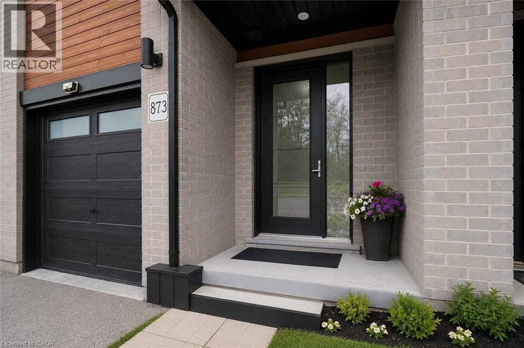 873 ROBERT FERRIE Drive - Image 3