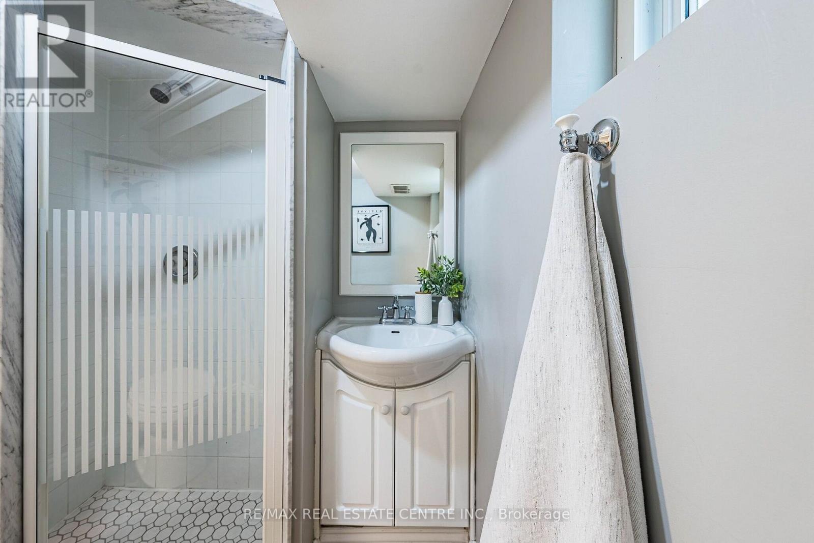 14 WILDWOOD CRESCENT - 27