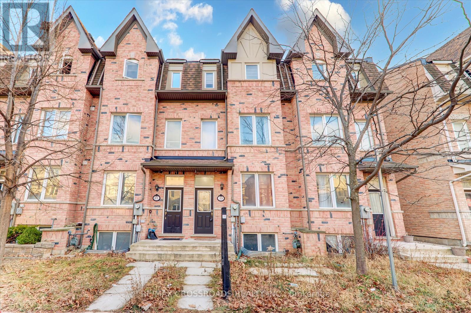 19 KAWNEER TERRACE - 1