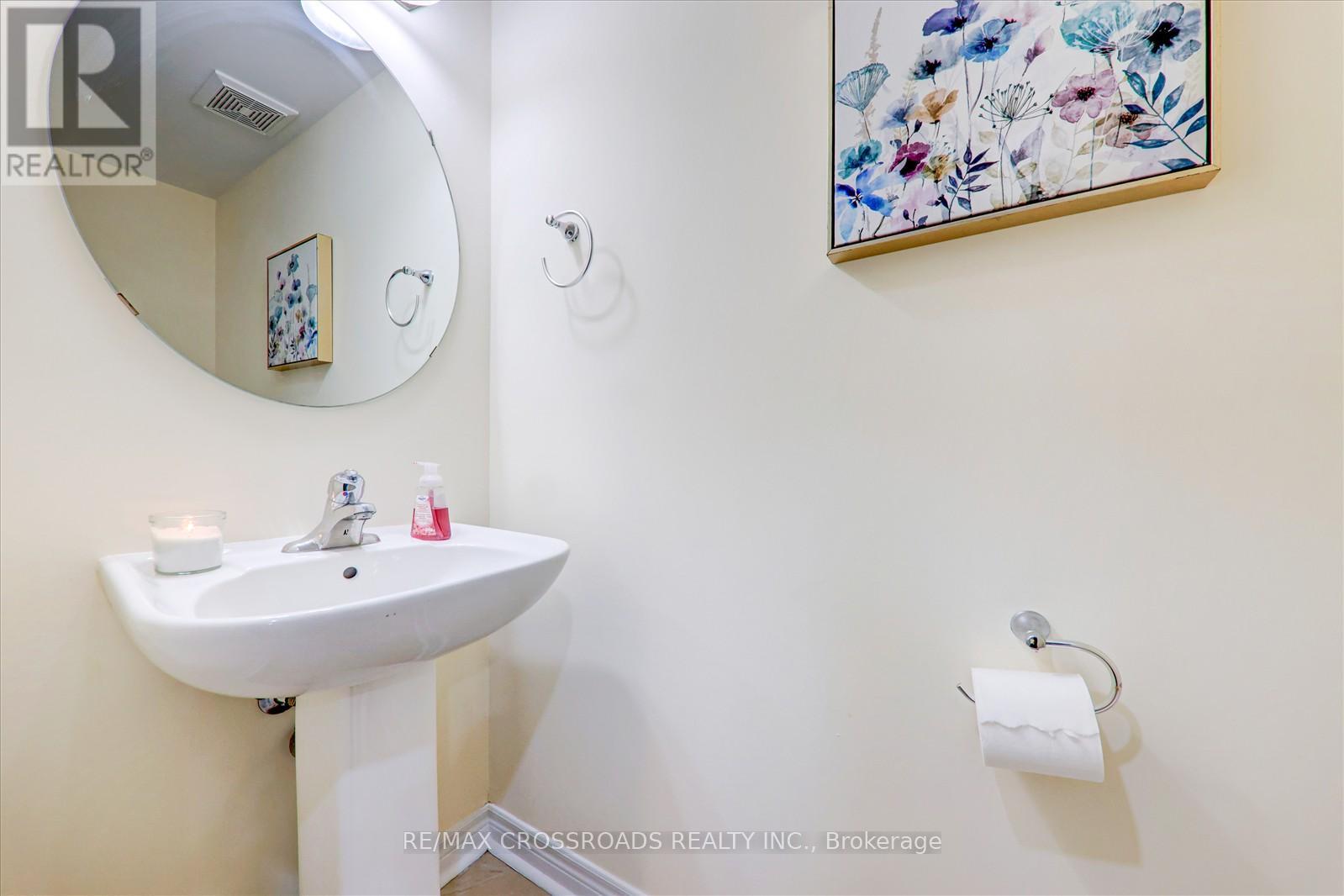 19 KAWNEER TERRACE - Image 10