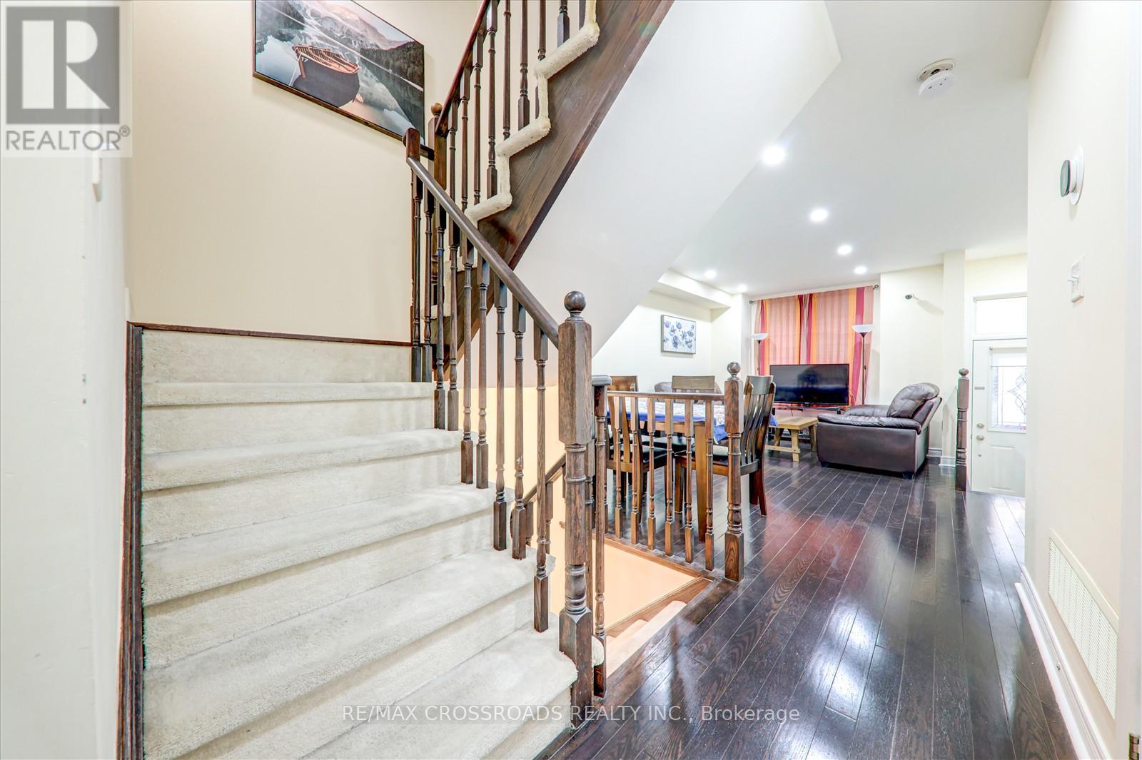 19 KAWNEER TERRACE - 11