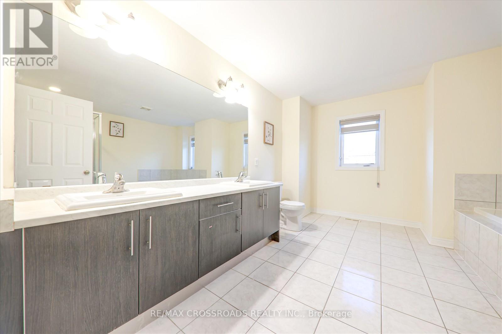19 KAWNEER TERRACE - 21