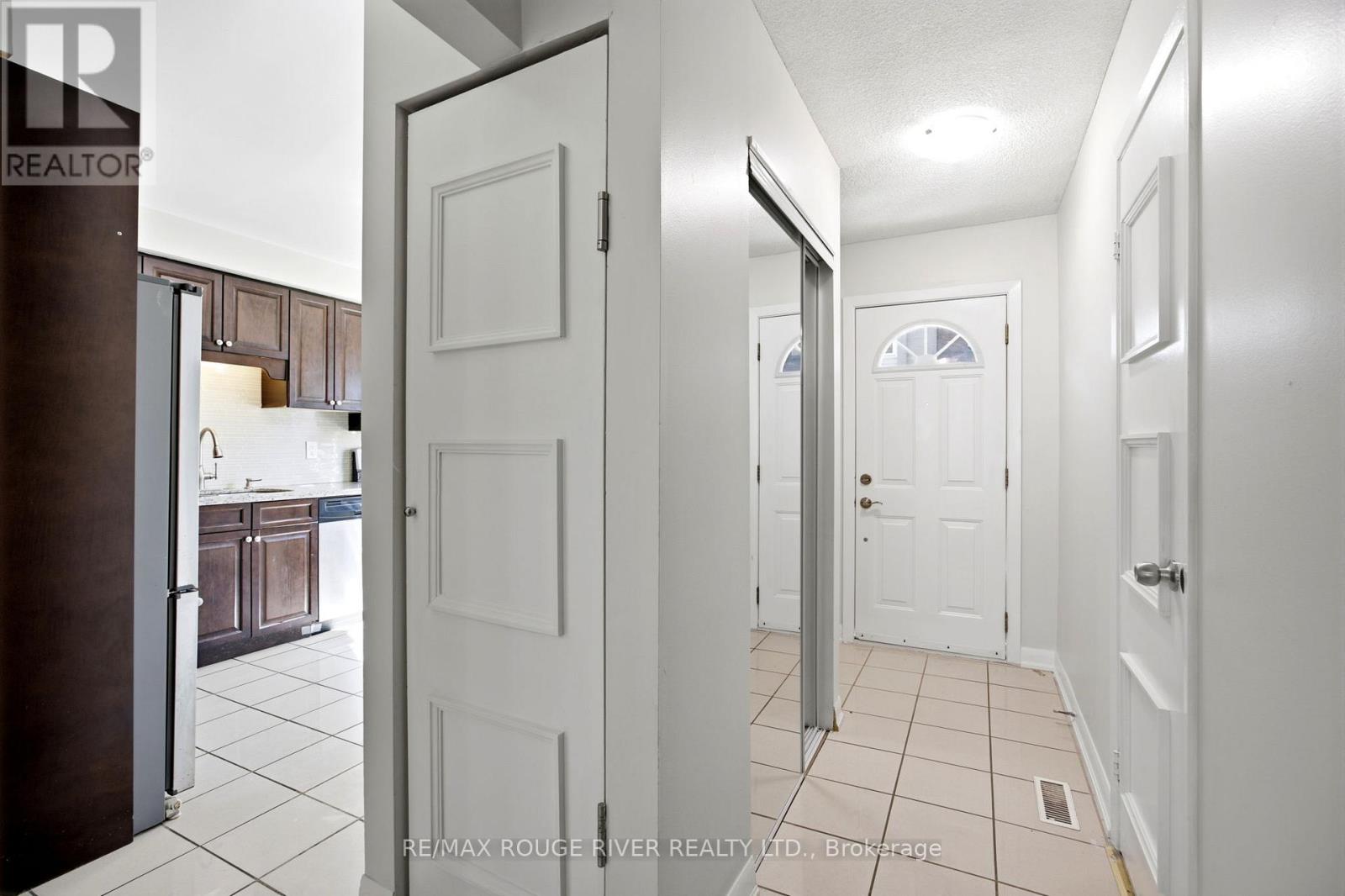 #76 21 LIVONIA PLACE - 2