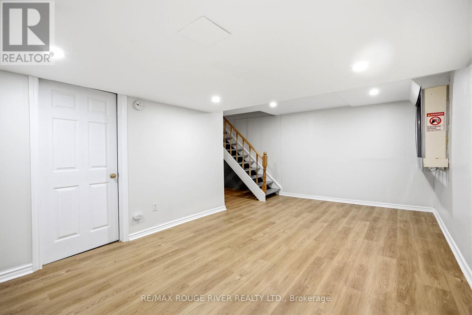 #76 21 LIVONIA PLACE - 25