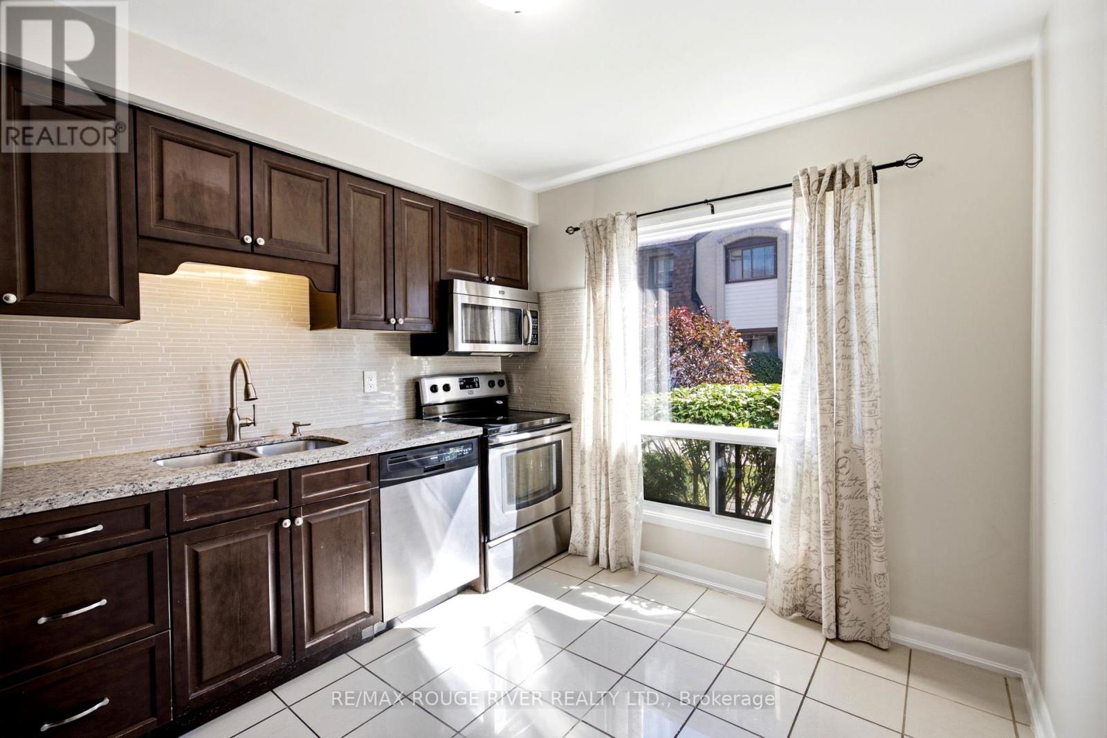 #76 21 LIVONIA PLACE - 9