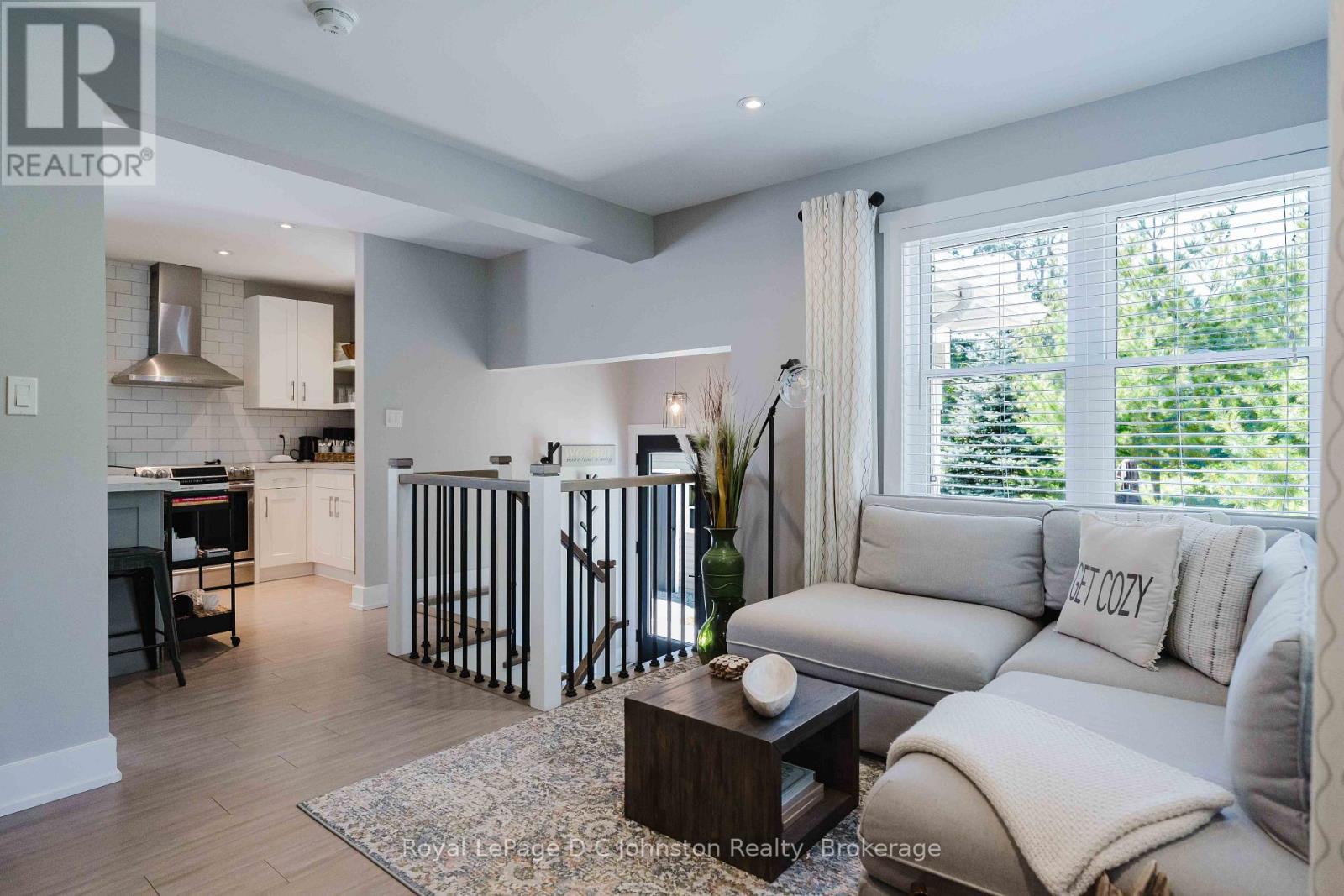285 HURON STREET S - 22