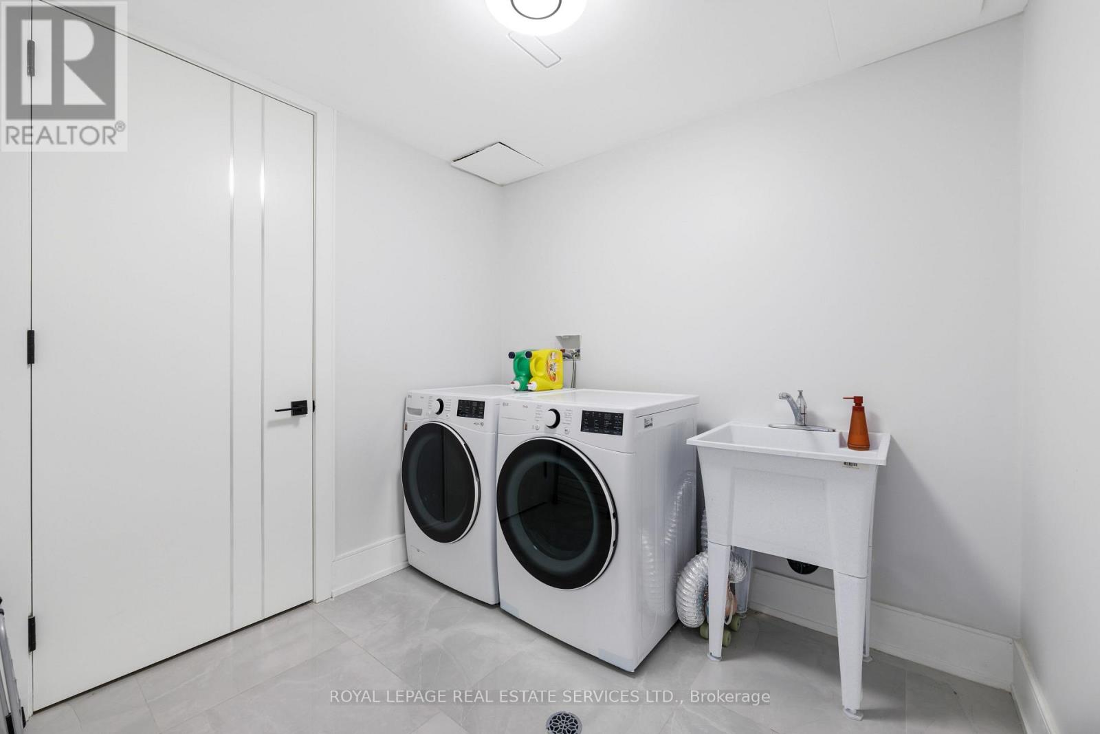 564 STONECLIFFE ROAD - Image 36