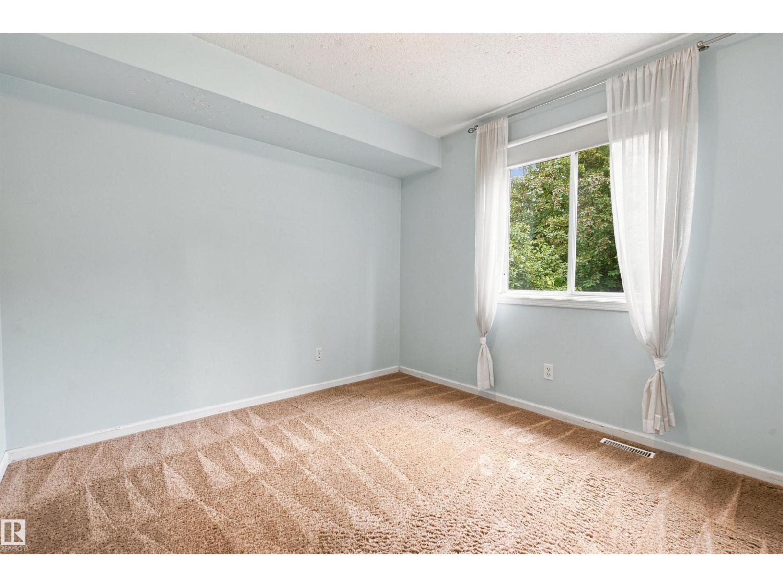 5321 43 ST - 10