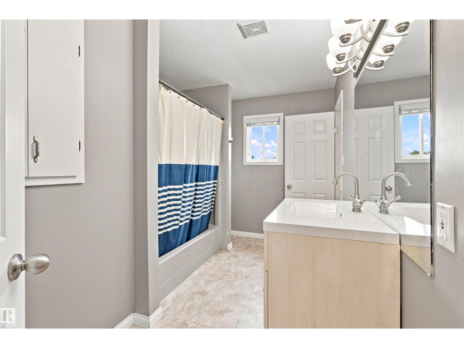 5321 43 ST - 15