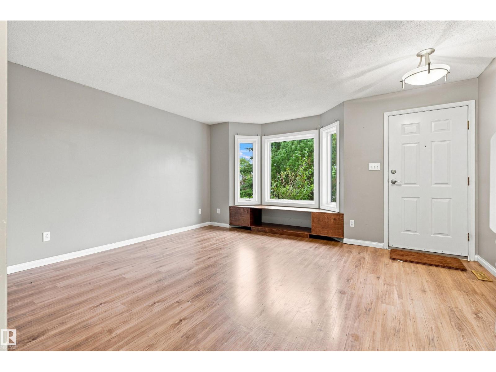 5321 43 ST - 2