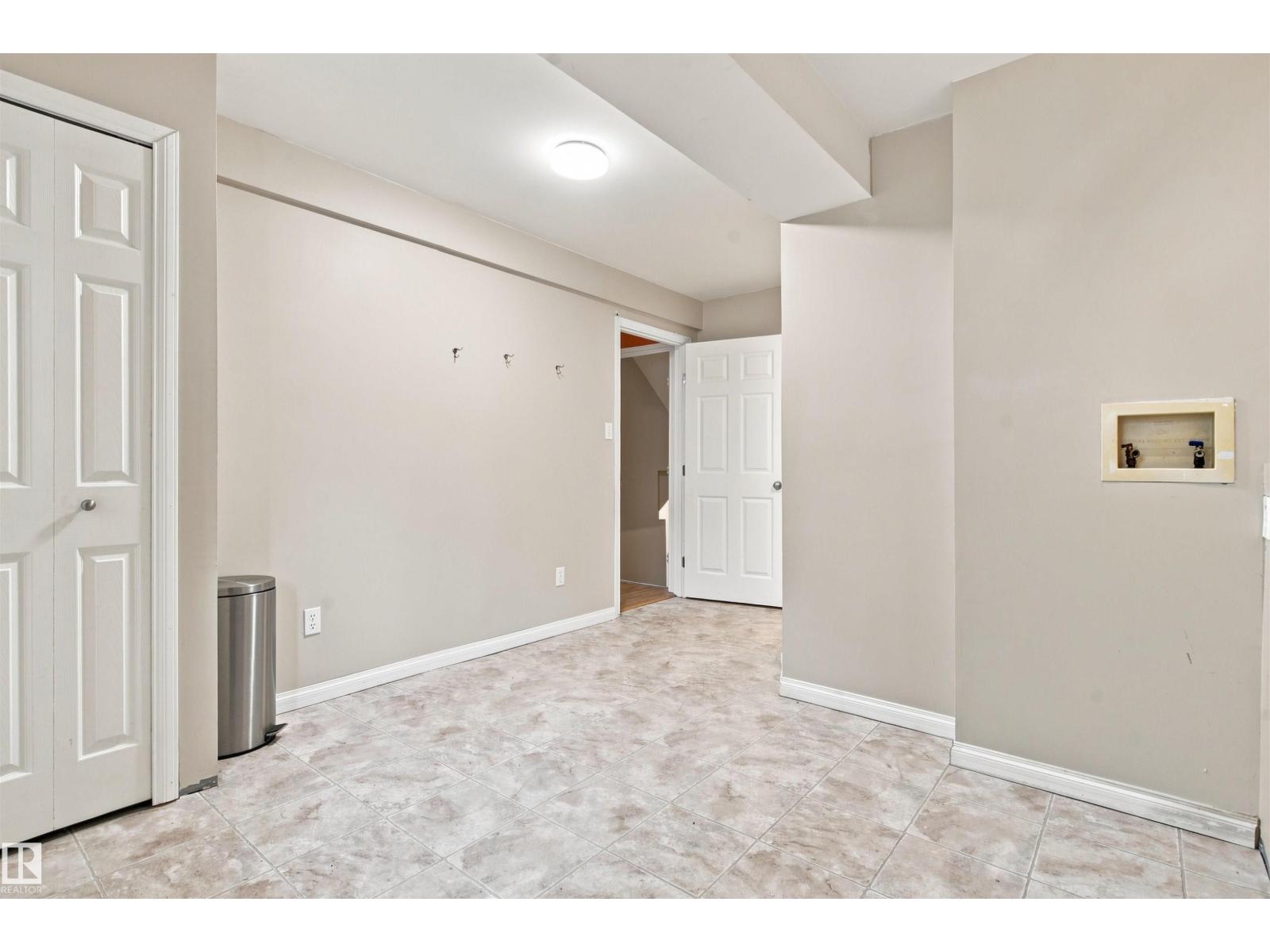 5321 43 ST - 20