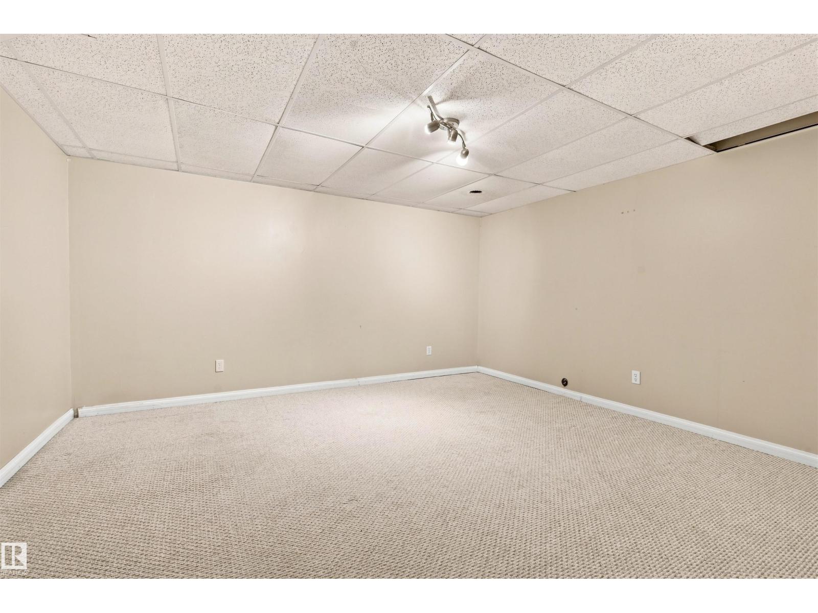 5321 43 ST - Image 22
