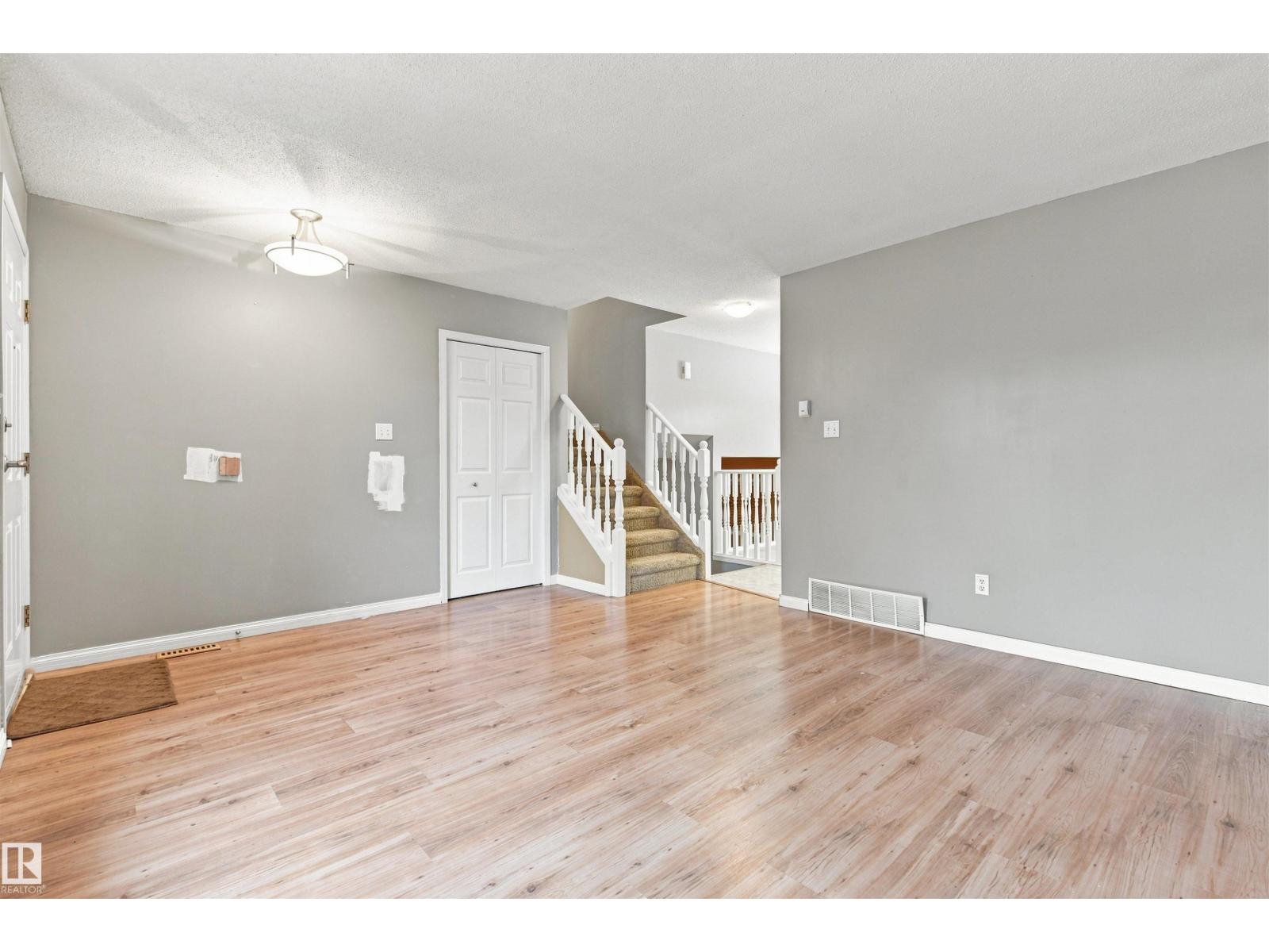 5321 43 ST - 4