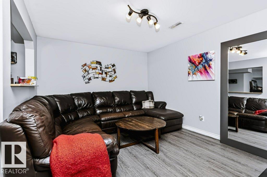 18431 95A AV NW - Image 29
