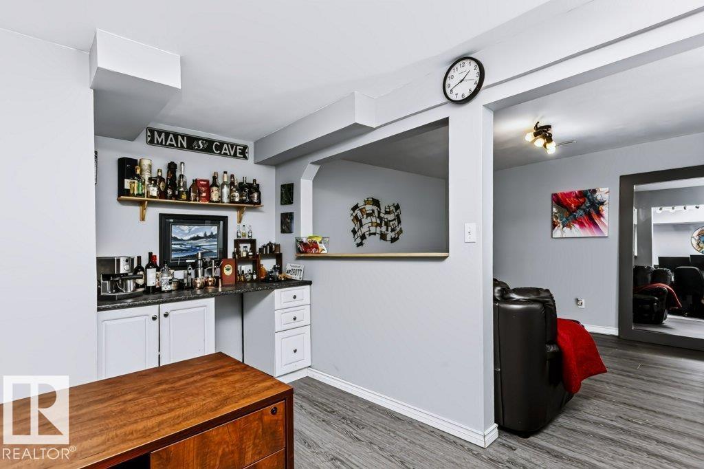 18431 95A AV NW - Image 35