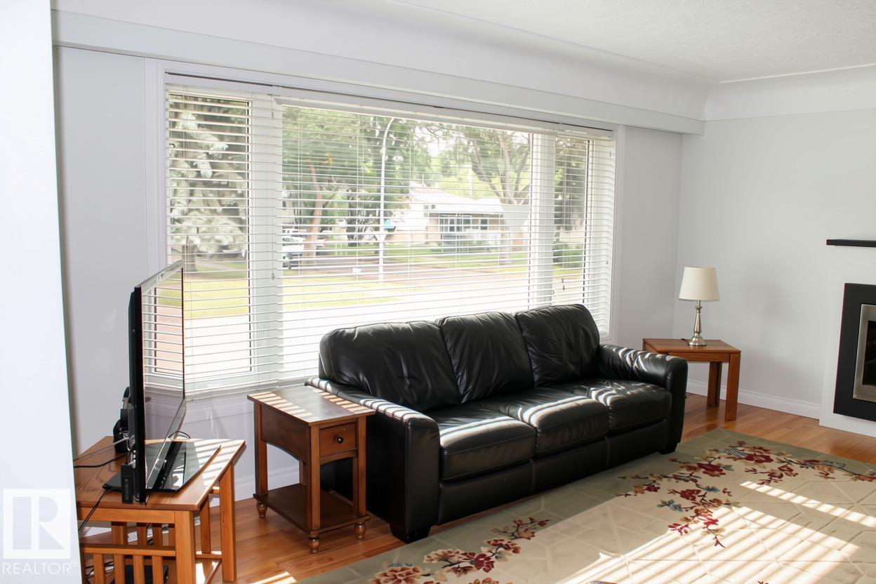7703 104 AV NW - Image 15