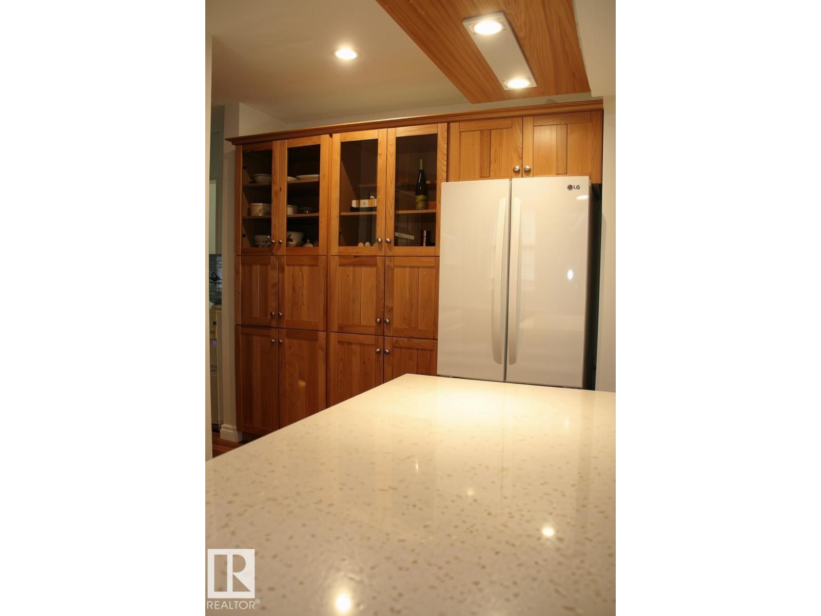 7703 104 AV NW - Image 27