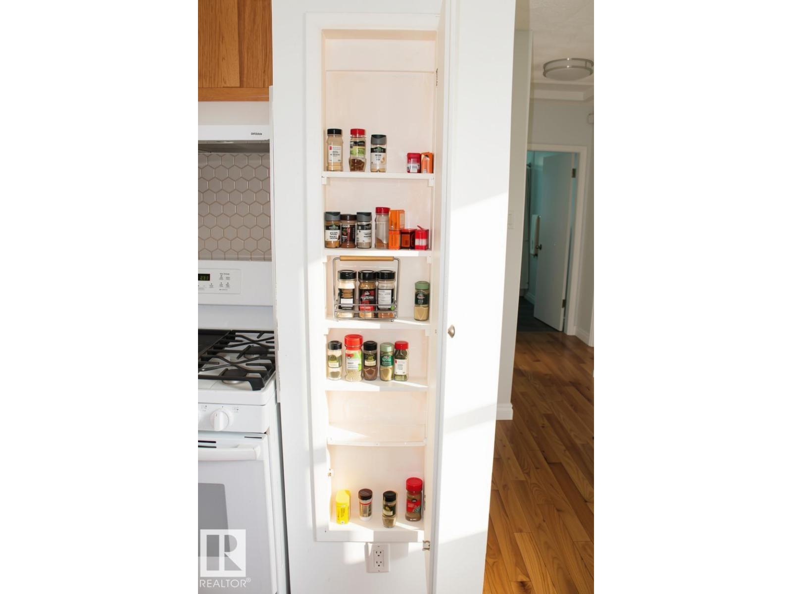 7703 104 AV NW - Image 33