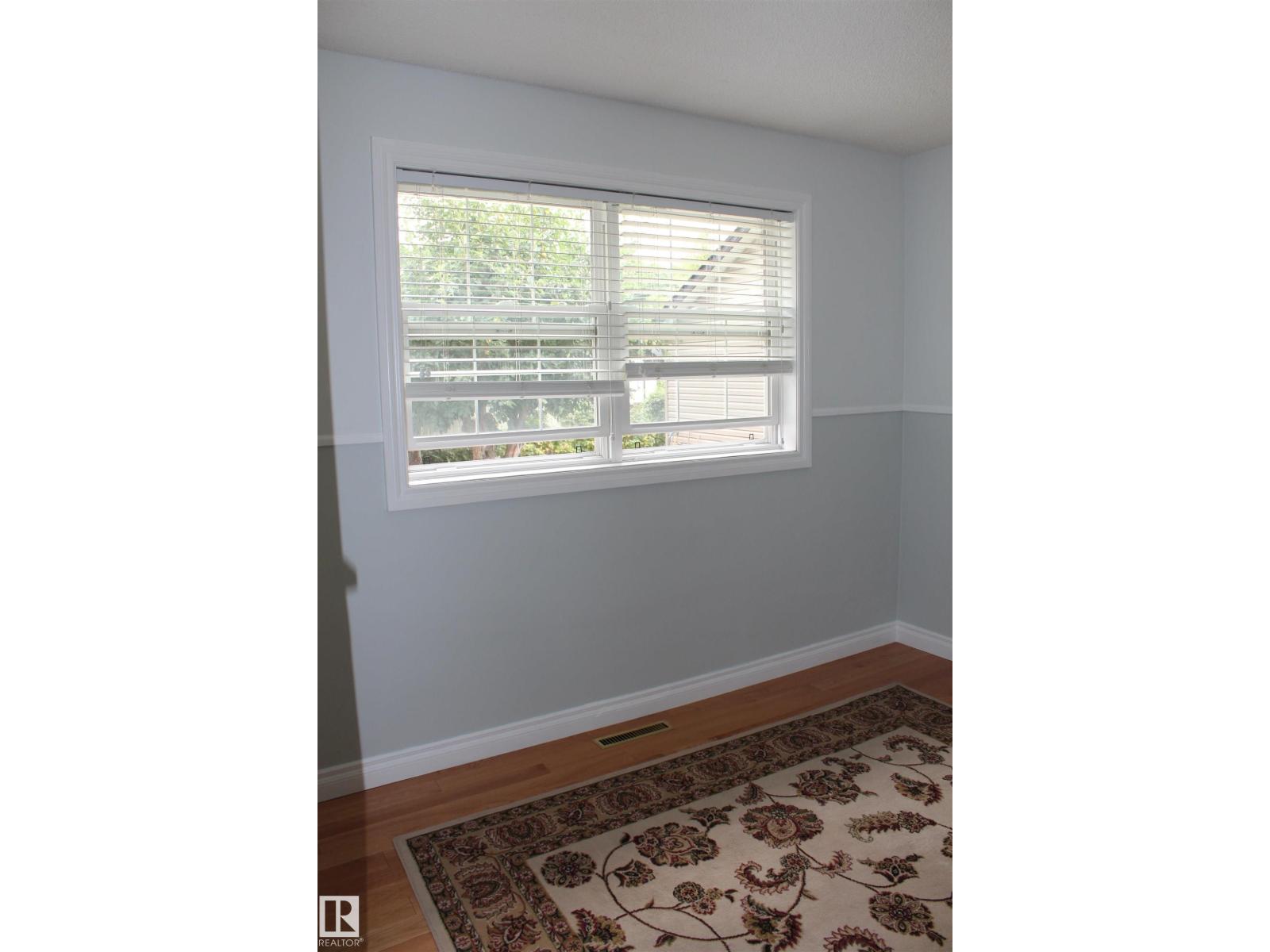 7703 104 AV NW - Image 38
