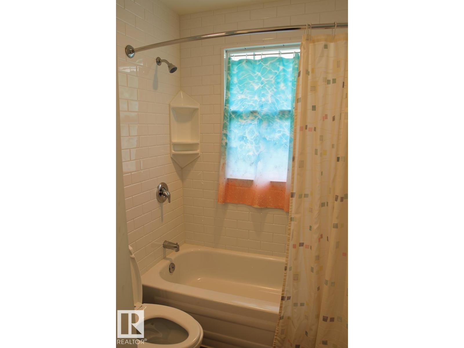 7703 104 AV NW - Image 40
