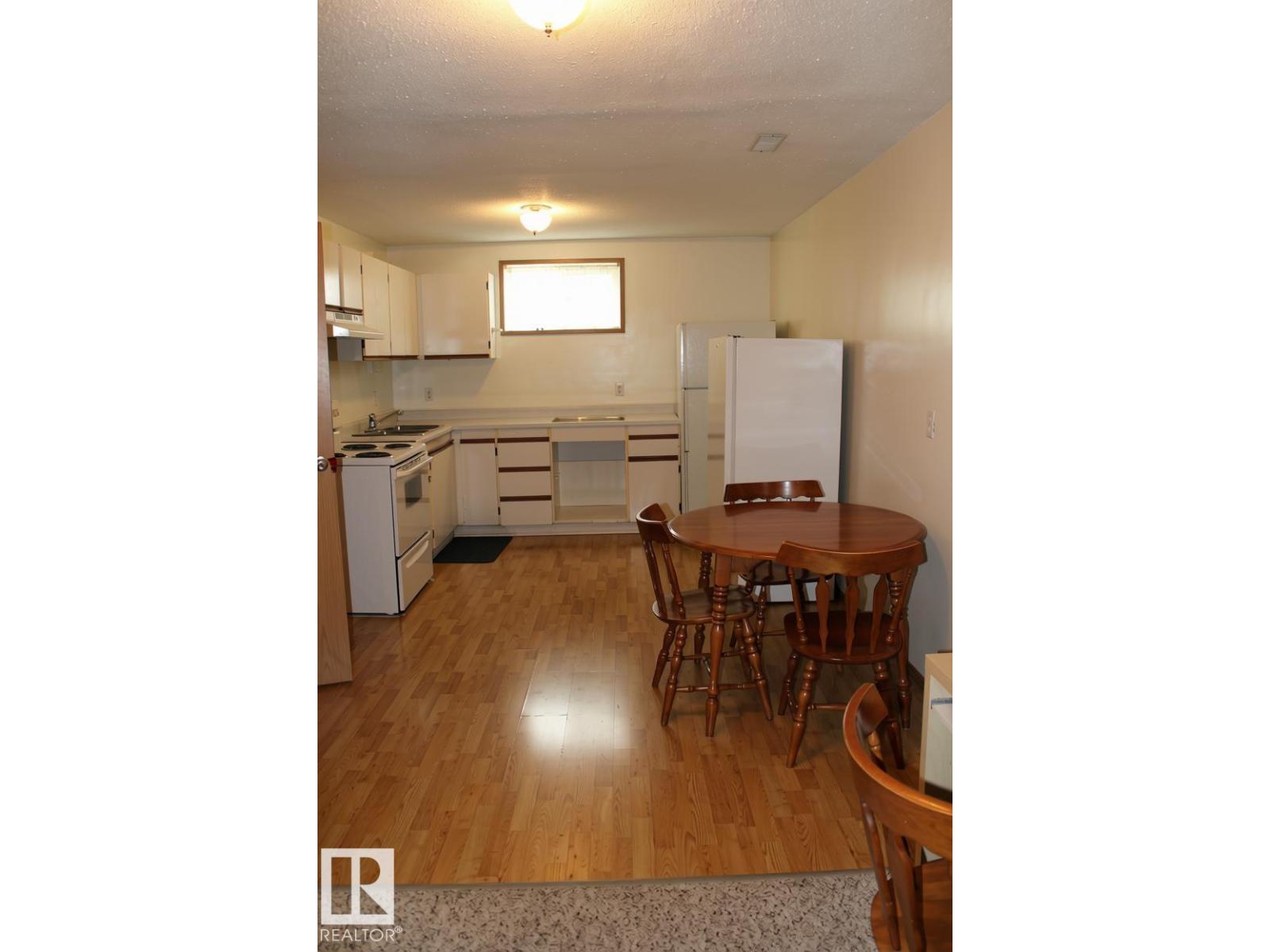 7703 104 AV NW - 46